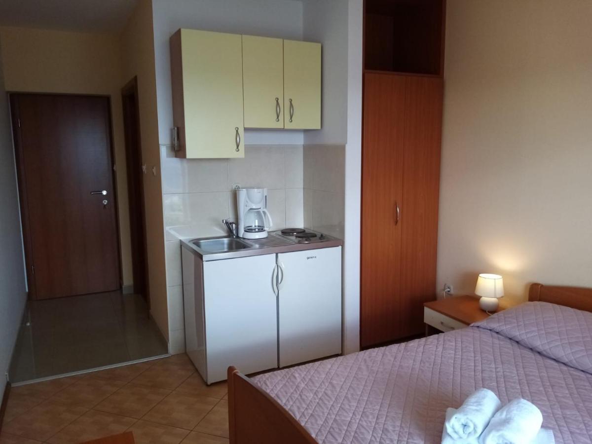Apartments Sekulic Brela Bagian luar foto