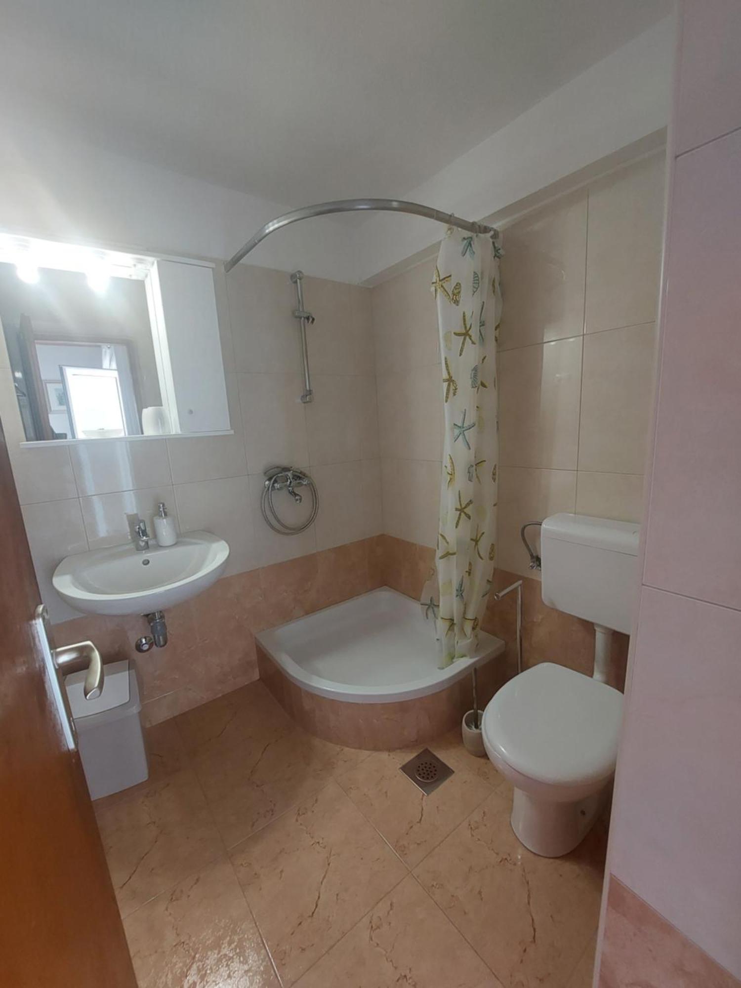 Apartments Sekulic Brela Bagian luar foto